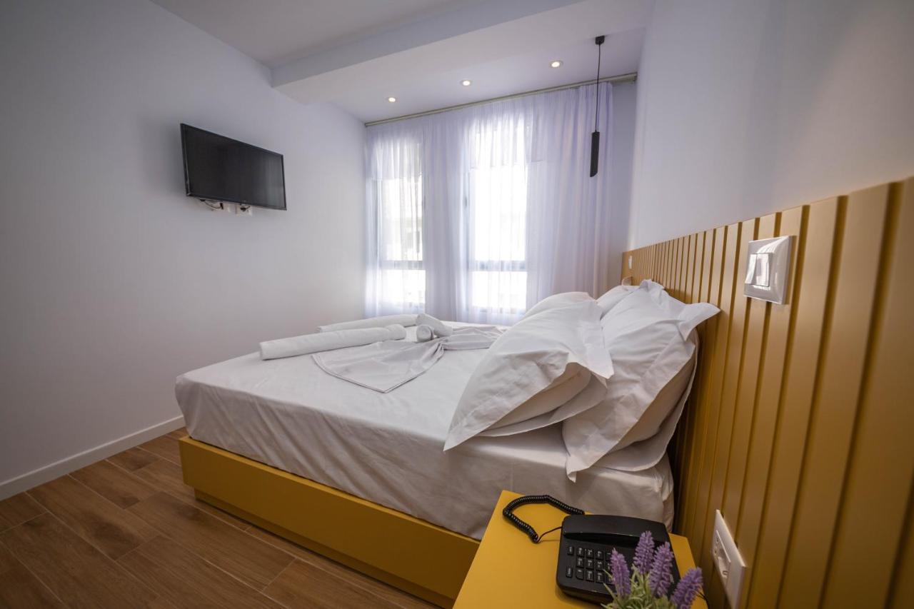 Hesperus Hotel Vlore Bagian luar foto
