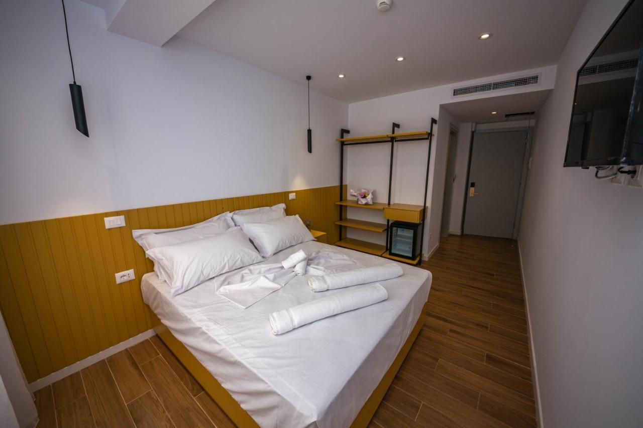 Hesperus Hotel Vlore Bagian luar foto
